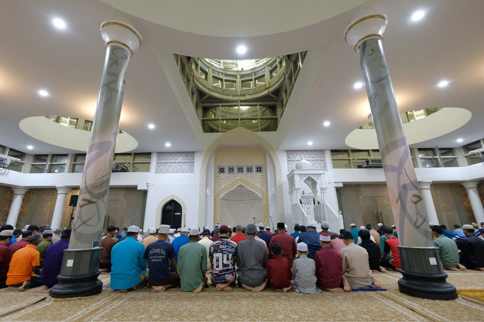 Ramadan Medan Insafi Diri, Imarahkan Masjid - Sultan Mizan
