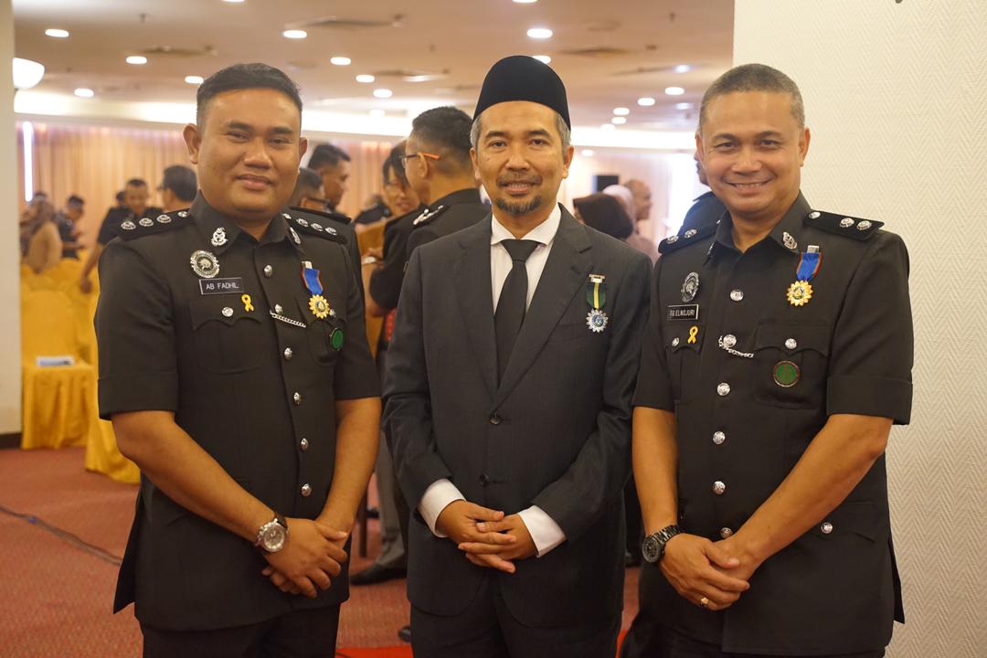 ADUN Pengkalan Berangan Terima Pingat Kelas Kedua