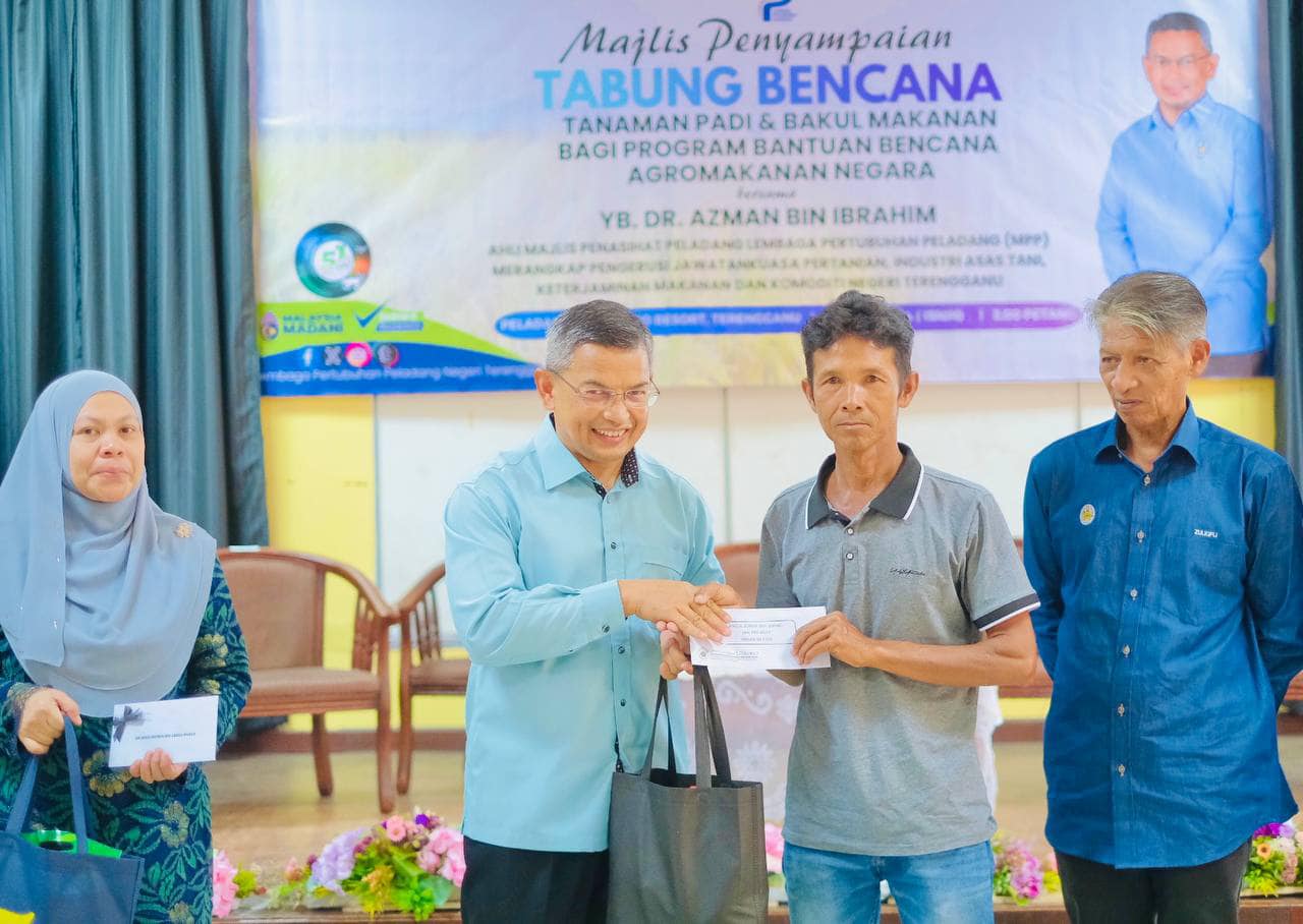 96 Pesawah Terima Sumbangan Tabung Bencana Padi