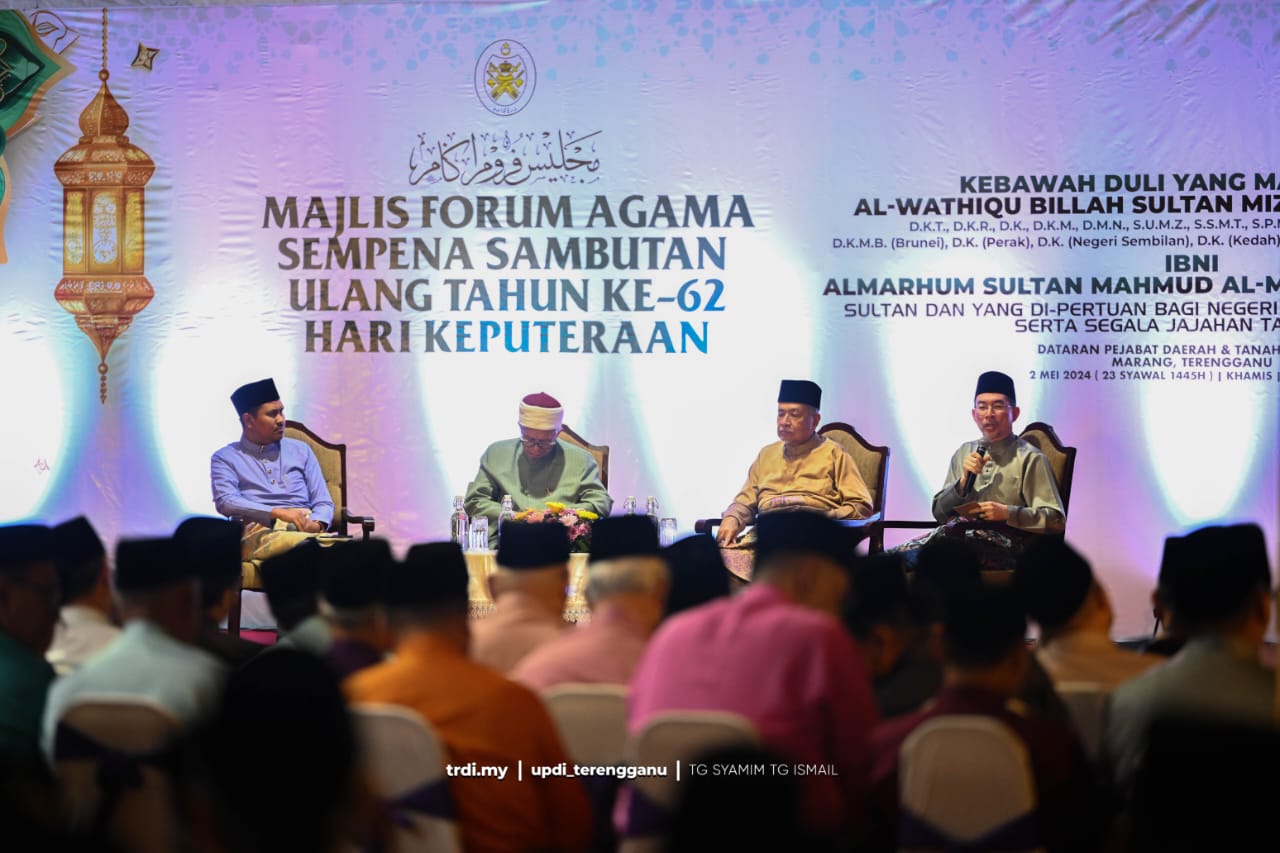 Sultan Mizan Berangkat Ke Forum Agama Bersama 2,000 Rakyat