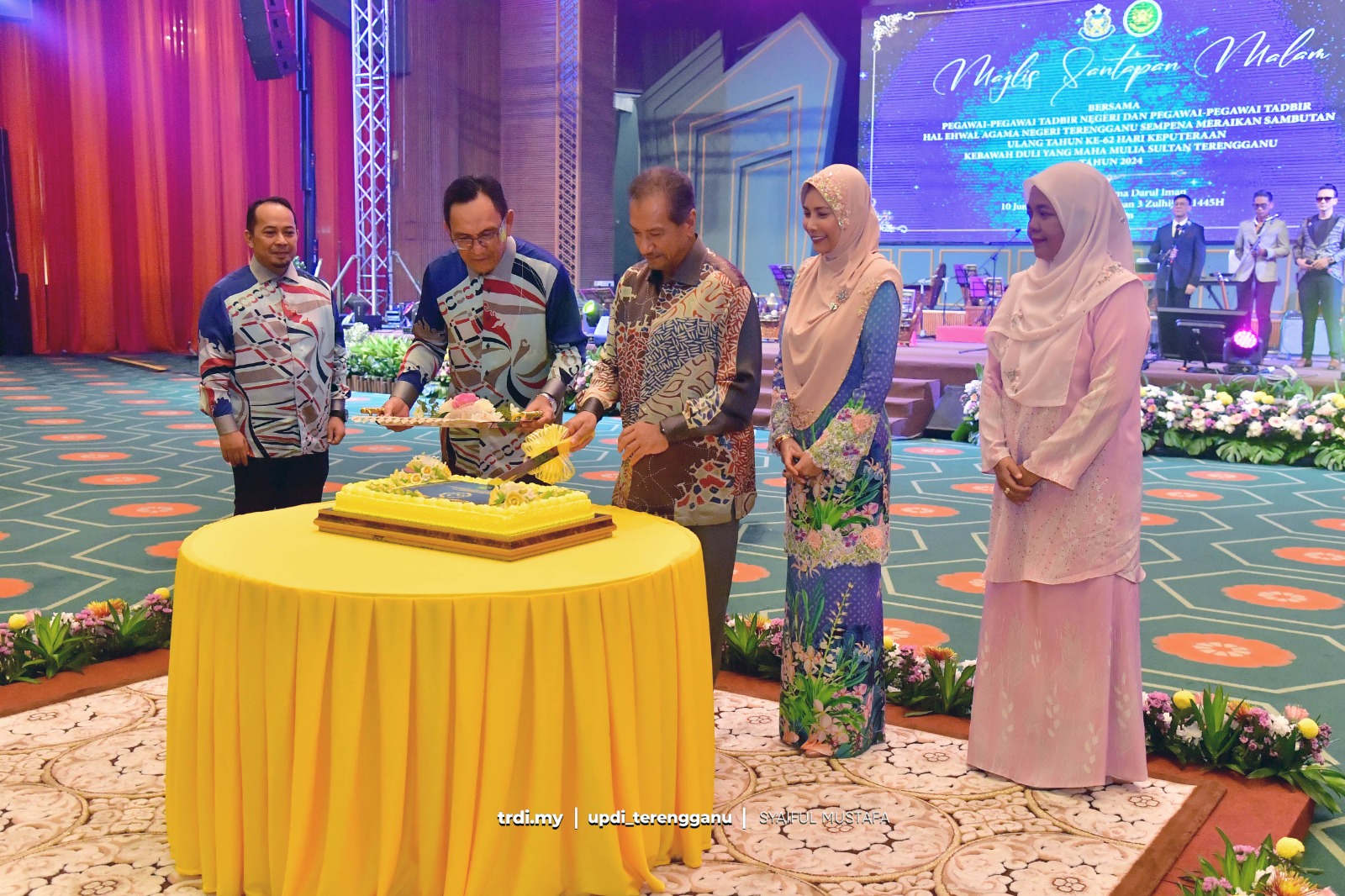 Sultan Terengganu Hadiri Majlis Santapan Malam