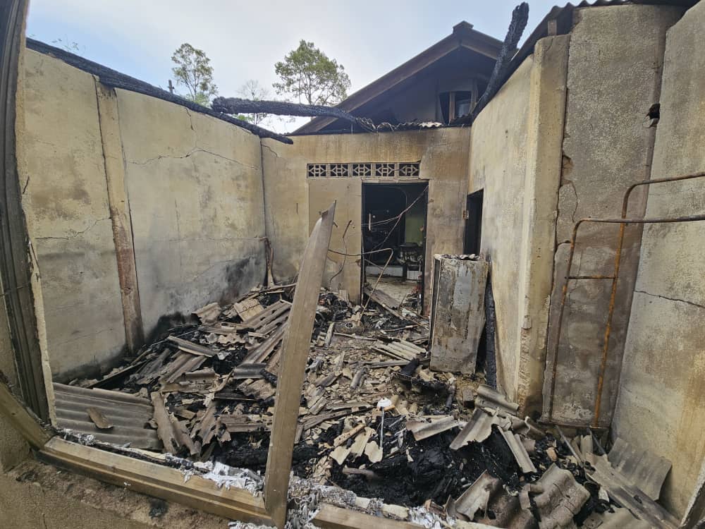 Rumah Terbakar, Persiapan Raya Musnah