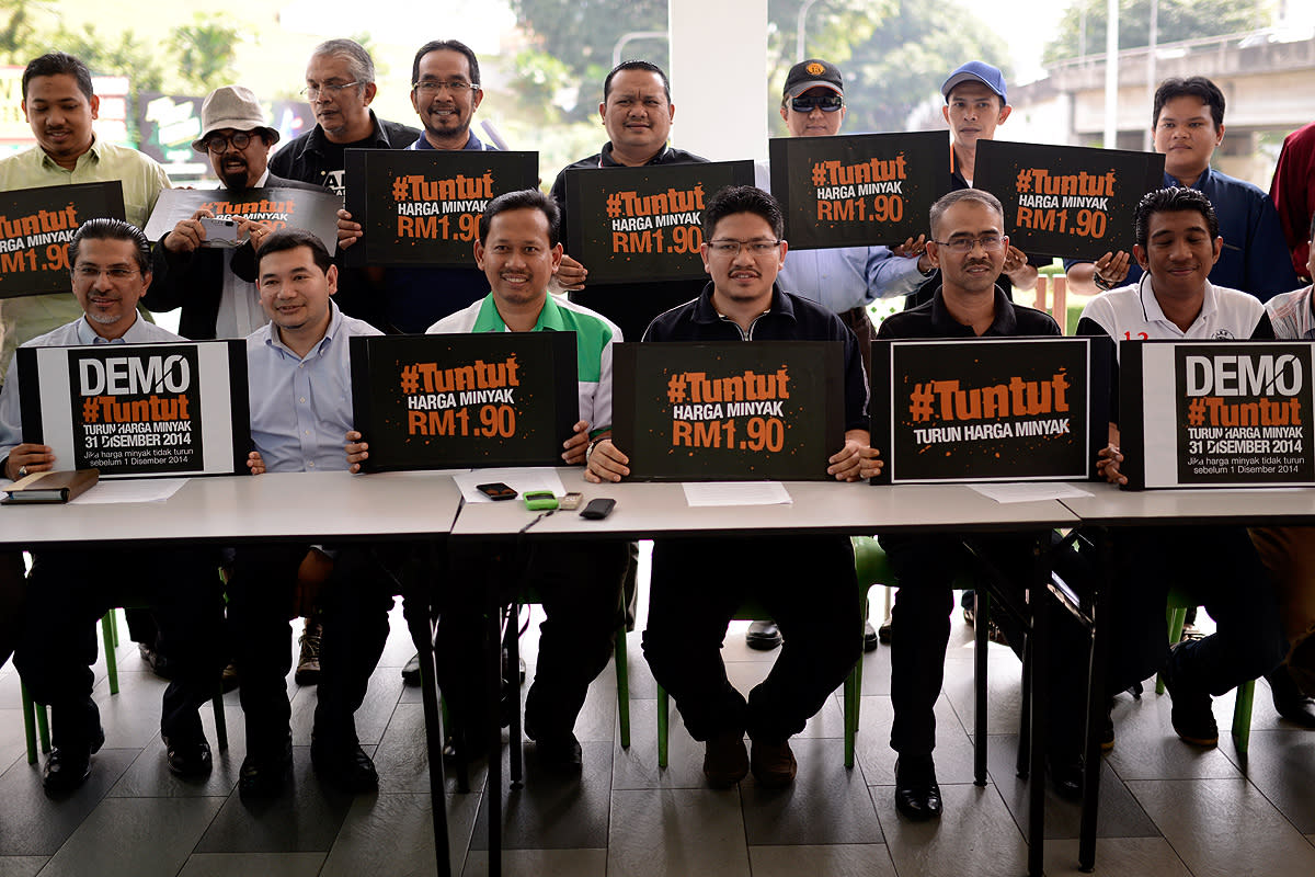 Rakyat Dedikasi Lagu 'Diesel Naik Harga' Buat Kerajaan