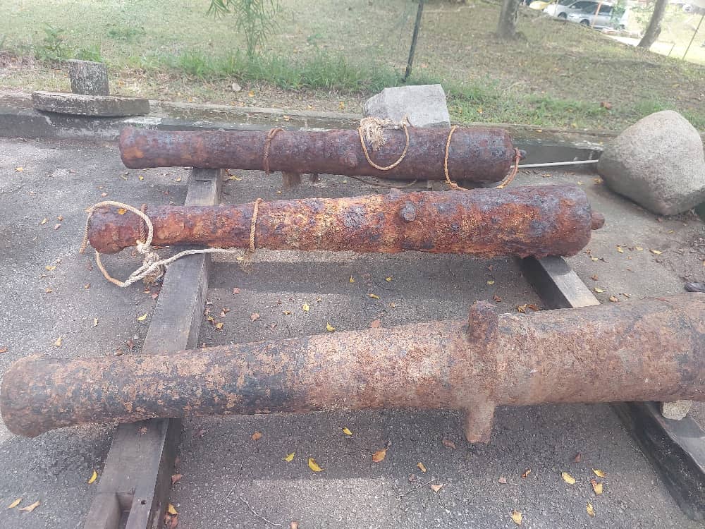 Tiga Laras Meriam Berusia Lebih 100 Tahun Ditemukan