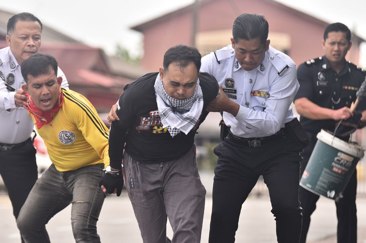 Empat Lelaki Bersenjata Serang IPD Hulu Terengganu Dalam Satu Simulasi