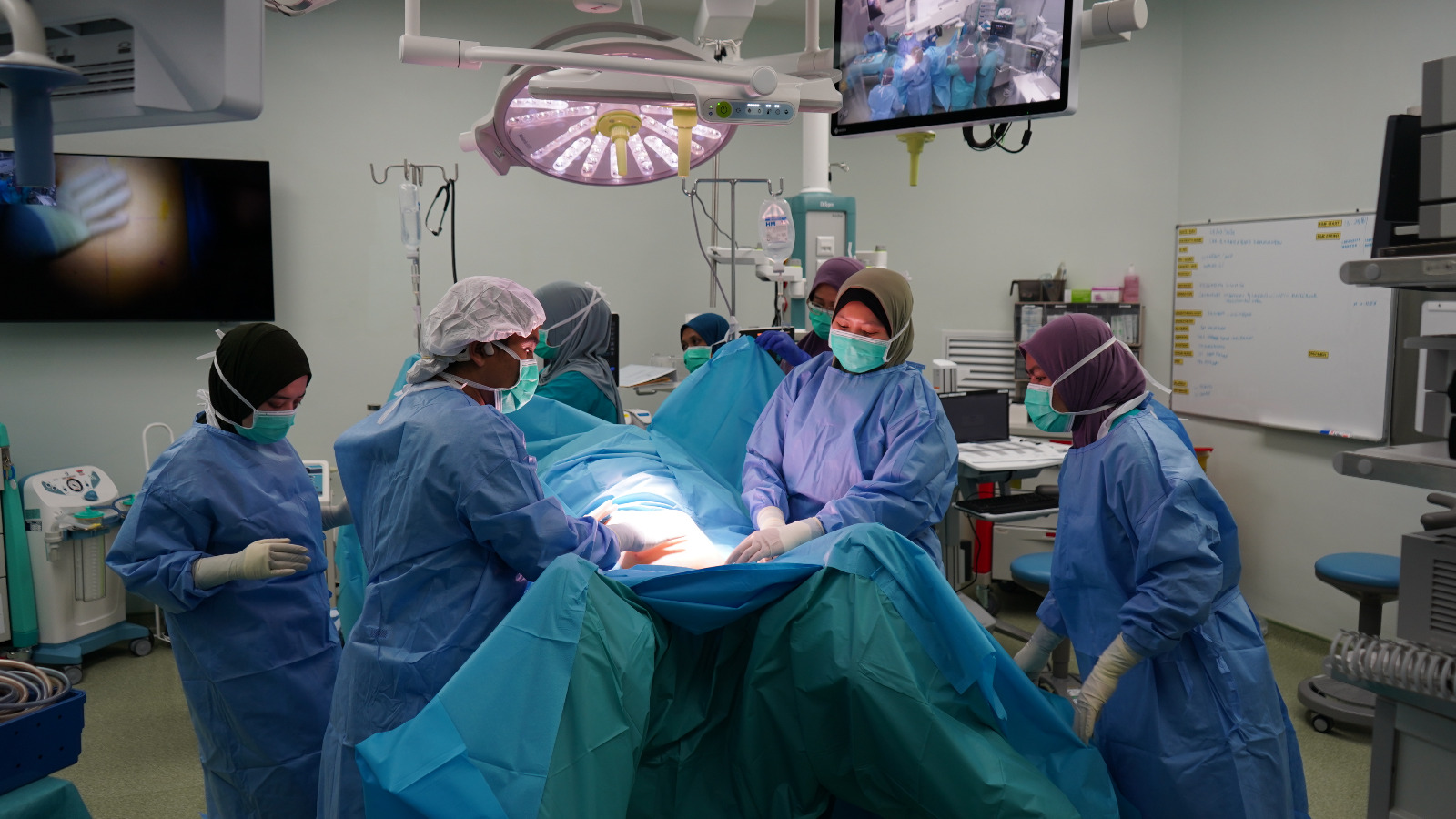 HoSZA, Hospital Pertama Pantai Timur Guna Digital Laparoscopic Suite