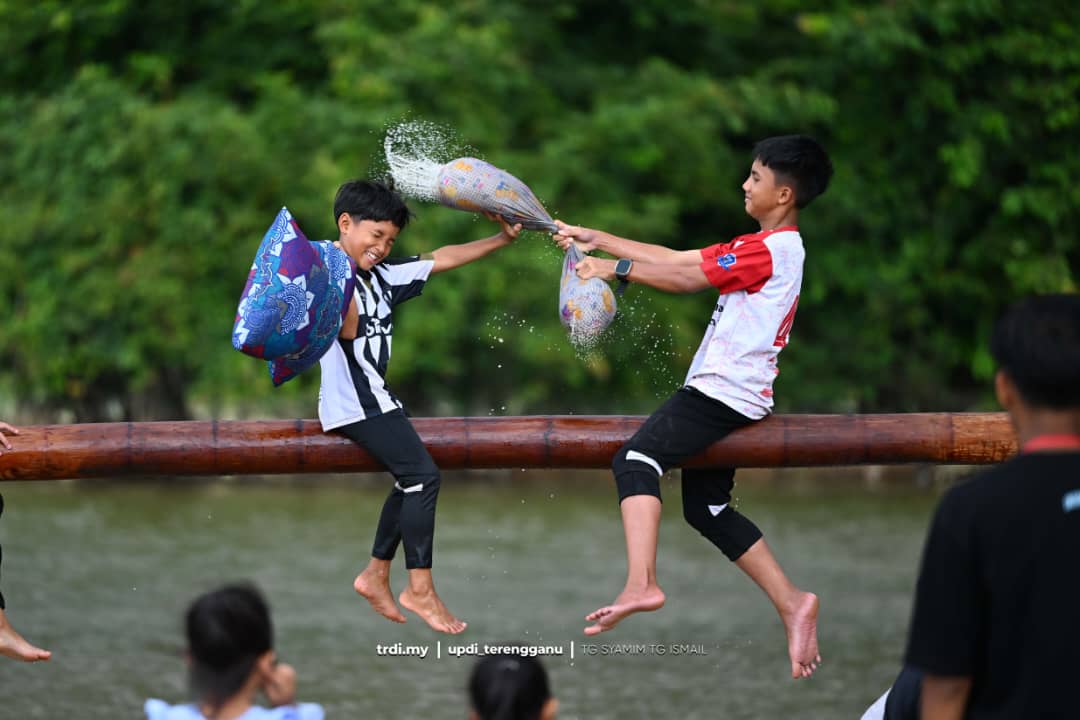 'Sukan Air' Imbau Nostalgia Warga Desa