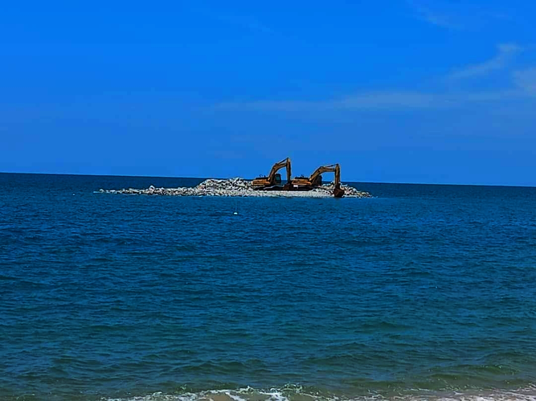 Empat Pulau 'Breakwater' Dibina Hadapi Musim Tengkujuh