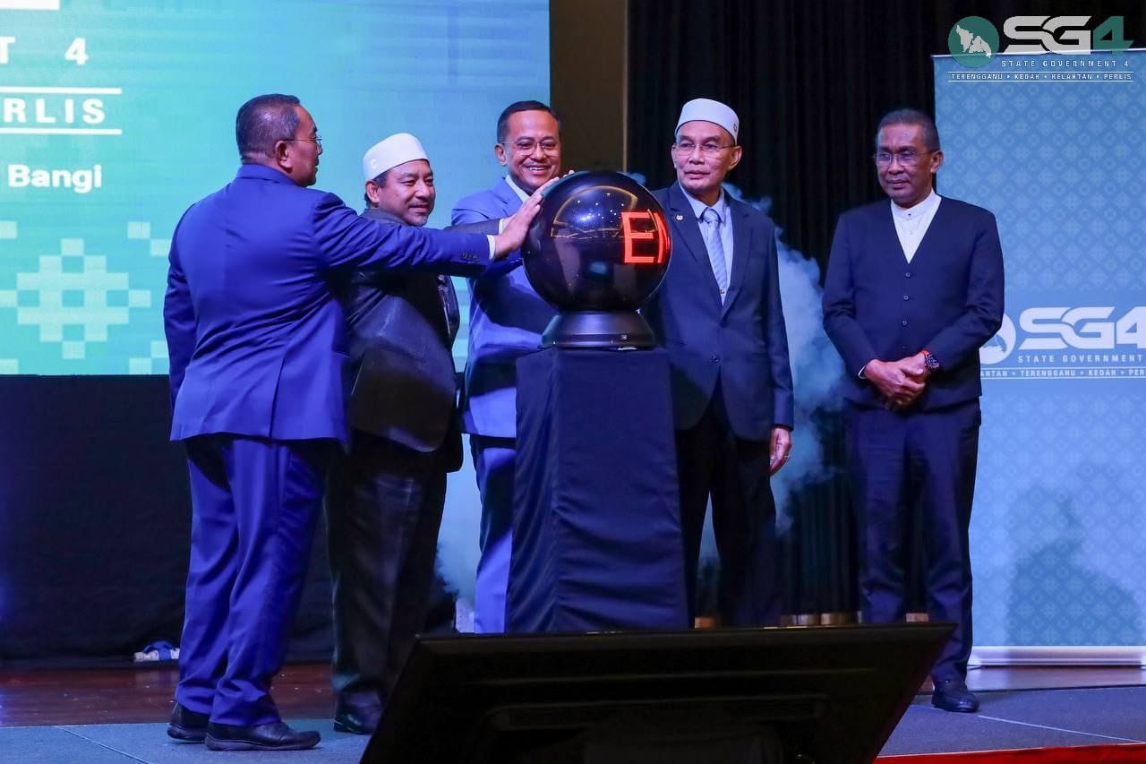 SG4 Garis Tiga Fasa Laksana 10 Agenda Bangun Ekonomi