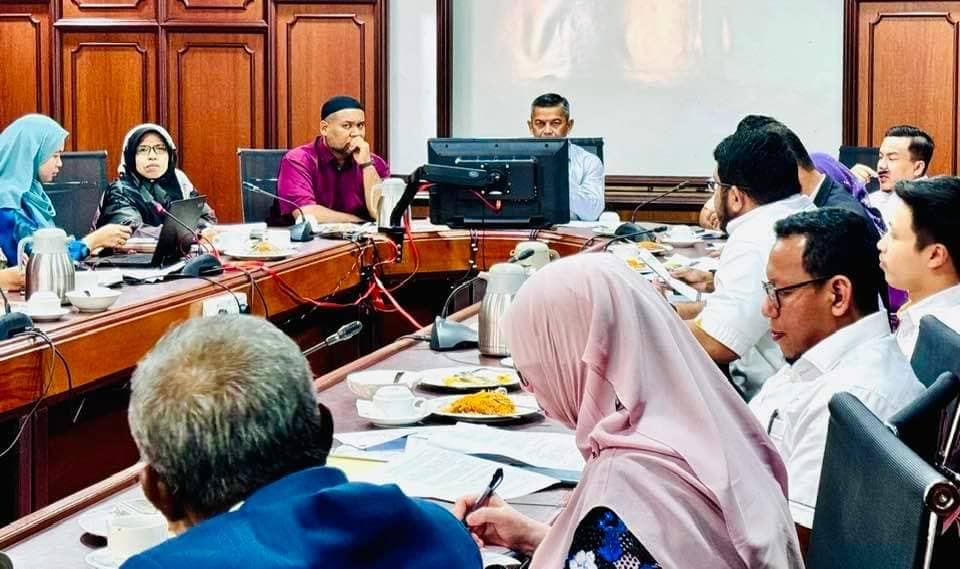 Tarik Balik Larangan Jual Padi Ke Kilang Negeri Lain - Azman