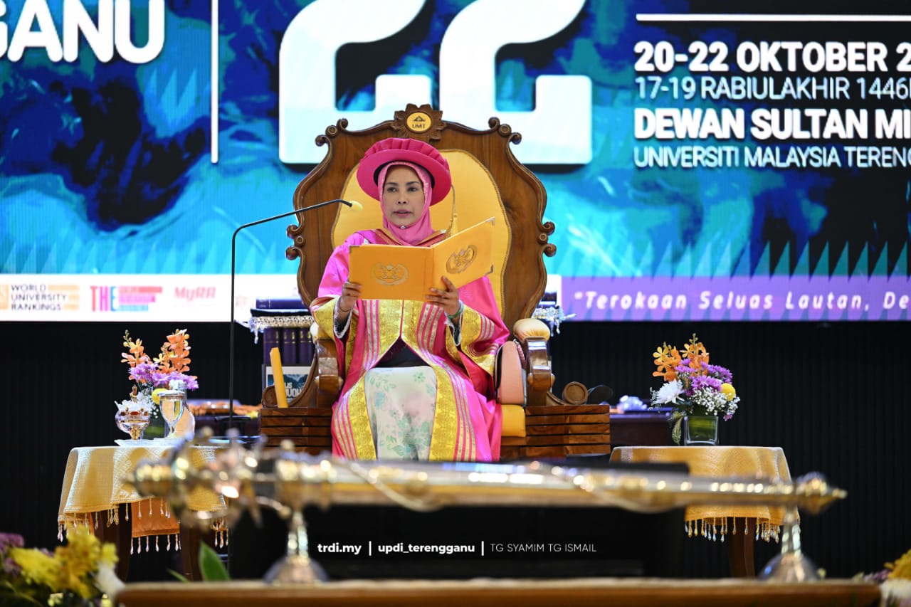 Sultanah Terengganu Bangga UMT Berkembang Maju