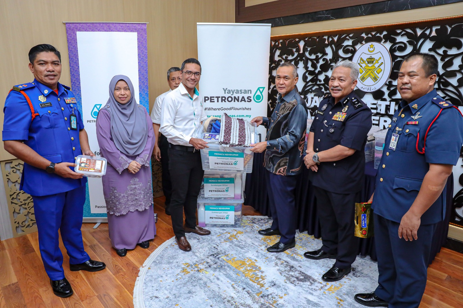 Terengganu Terima Sumbangan 1,000 Pakej Prihatin Petronas