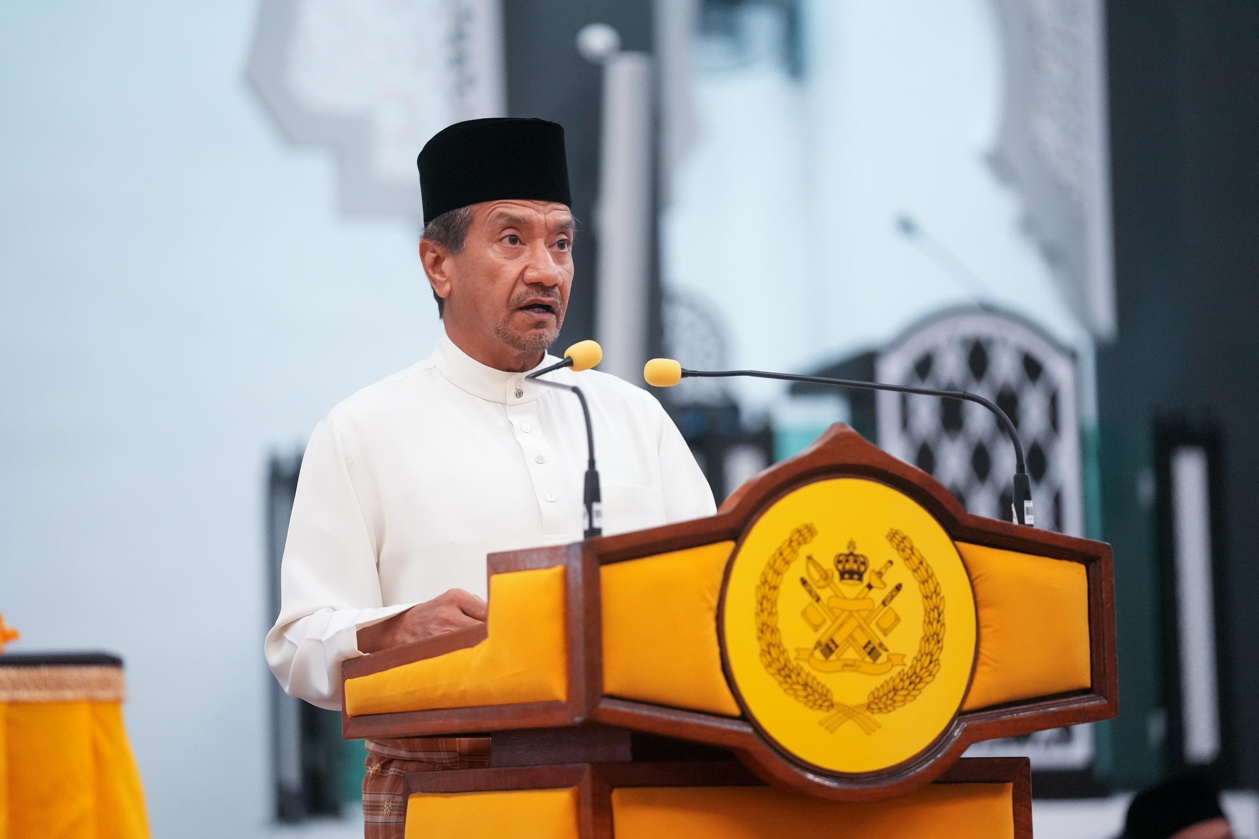 Pentadbiran Masjid Perlu Lapor Jika Ada Ajaran Meragukan - Sultan Mizan