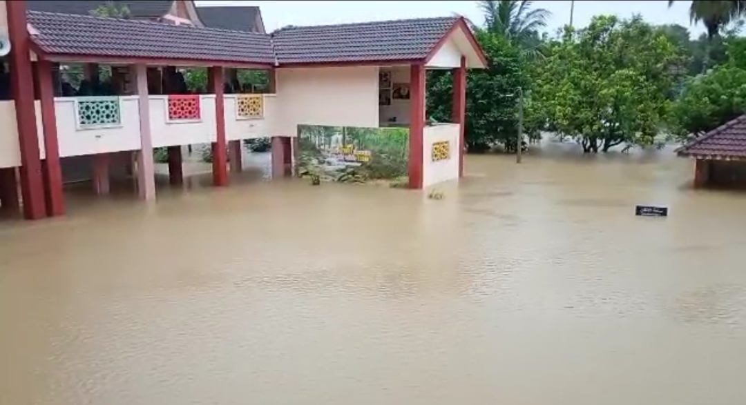 Tiga Sekolah di Kuala Berang Tutup Akibat Banjir