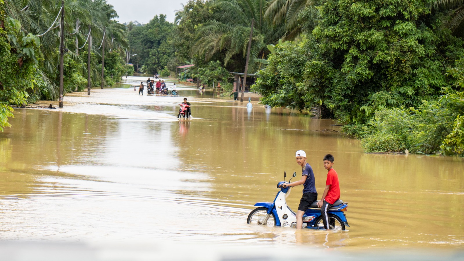 Pertembungan Tiga Sungai  di Hulu Berang Akibatkan Banjir Besar