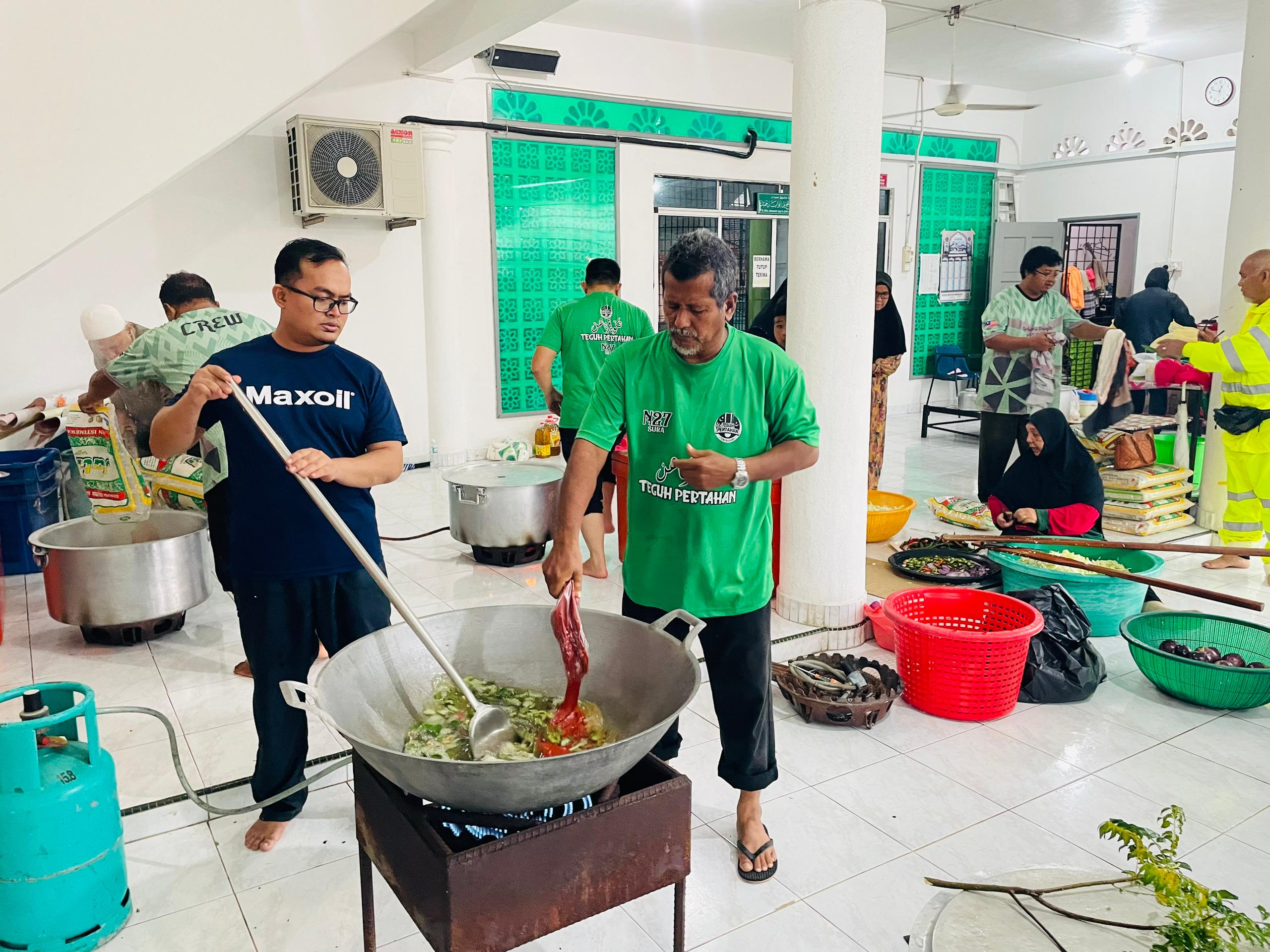 Dapur Rakyat PKM Sura Bantu Mangsa Banjir