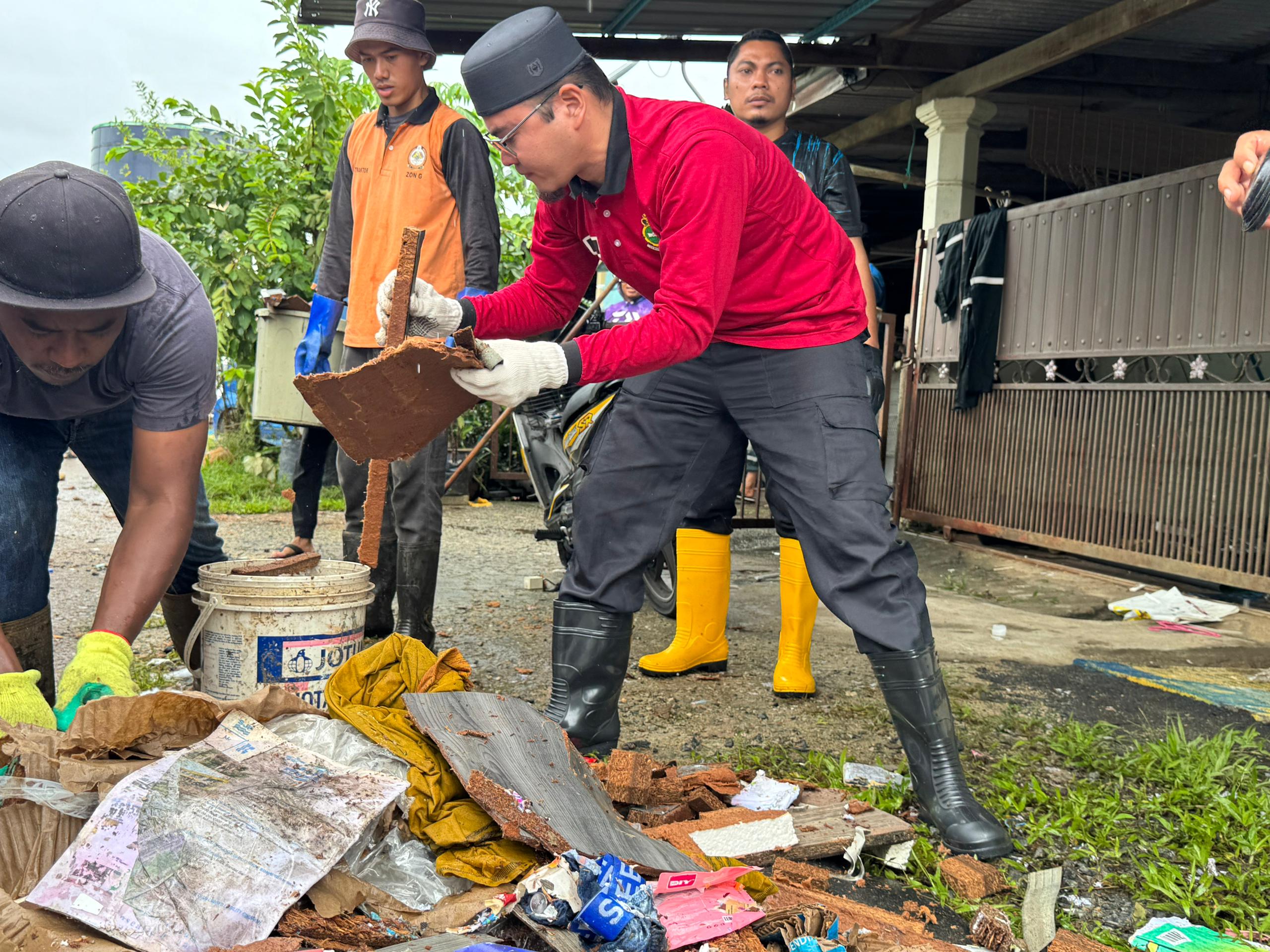 Lebih 350 Sukarelawan Bantu Mangsa Banjir Taman Rakyat Jaya