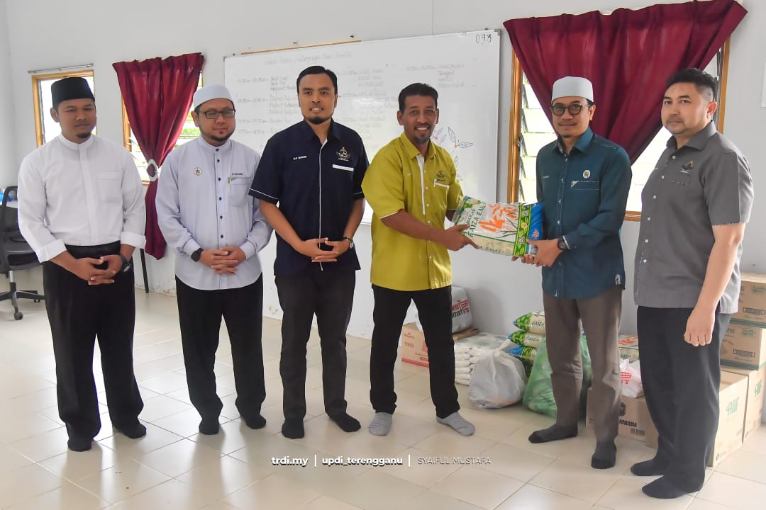 60 Pelatih Perkampungan Darul Barakah Terima Sumbangan Banjir