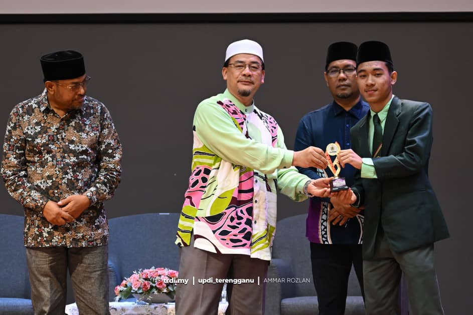 Hafl Al-Takrim Kokurikulum Usaha JPINT Lahir Pelajar Berminda Kelas Pertama