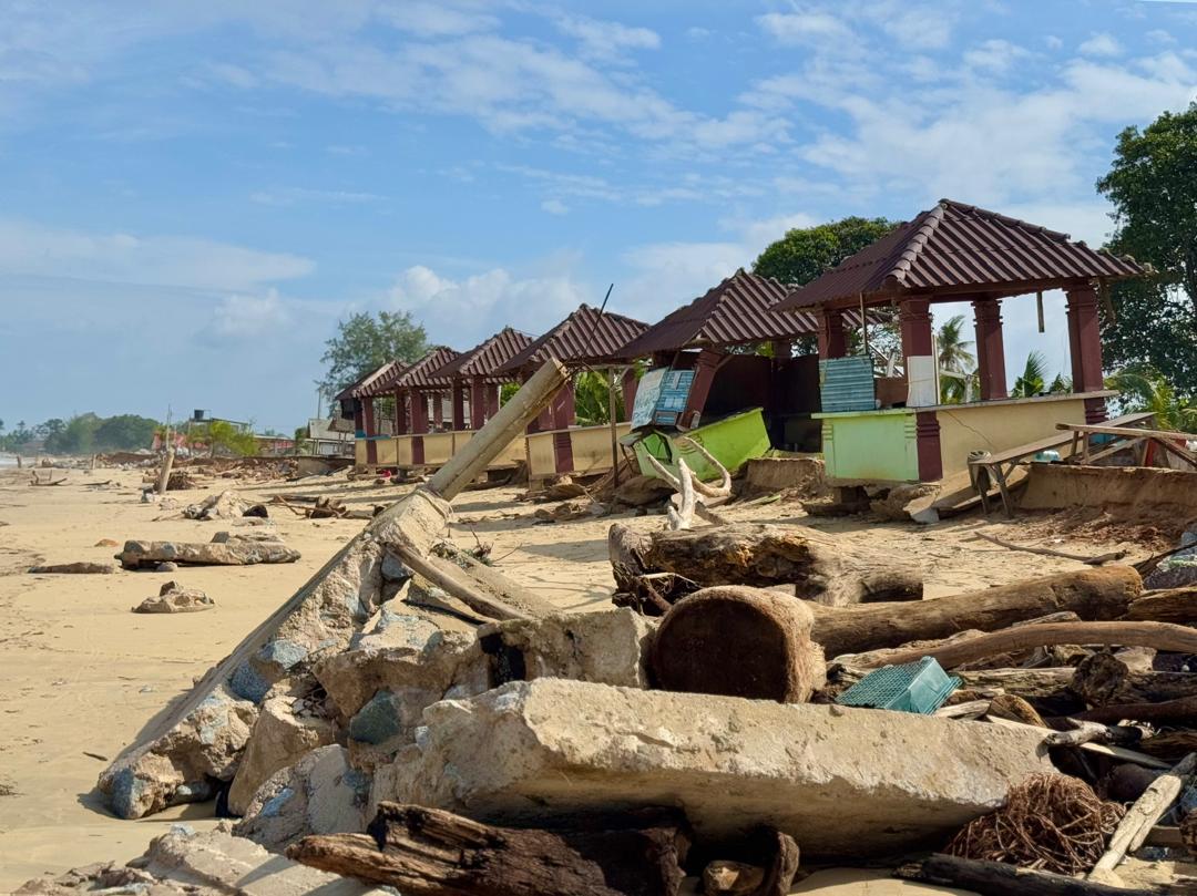 Pantai Viral Besut Alami Hakisan Teruk  Dibadai Ombak