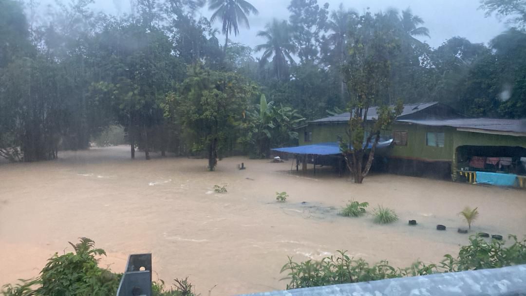 Banjir di DUN Telemong, 116 Mangsa Dipindahkan, Laluan Terjejas