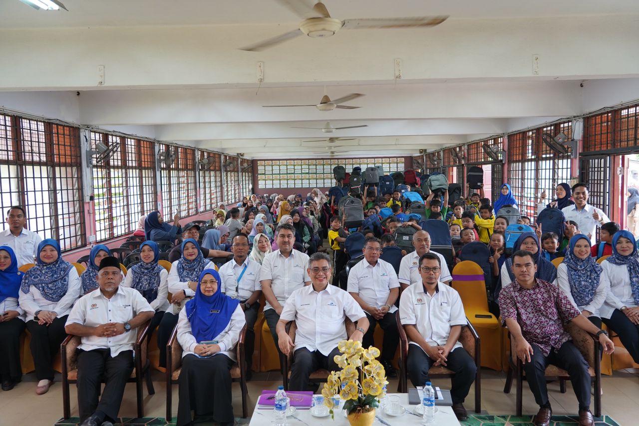 Terengganu Inc Santuni 150 Pelajar Asnaf dan Kurang Berkemampuan