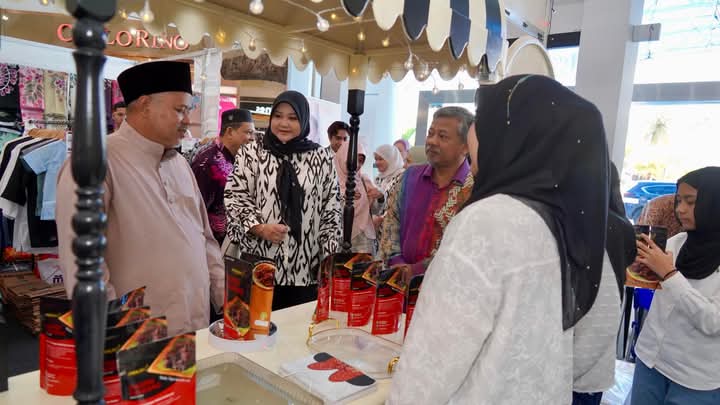 'Terengganu Showcase' Catat Jualan RM100,000 Di Mesra Mall