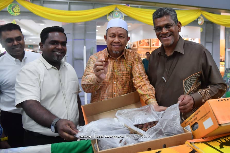 Kerajaan Negeri Terima Satu Tan Kurma, Air Mineral Dari Giant