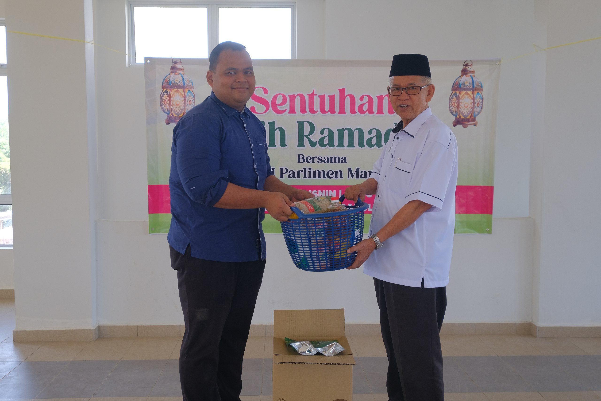 400 Asnaf Terima Bakul Makanan Sumbangan Ahli Parlimen Marang