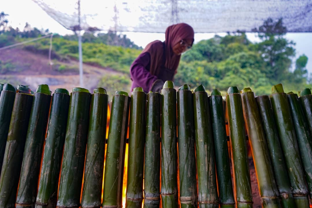 Lemang Kijal Laris Setiap Kali Menjelang Aidilfitri