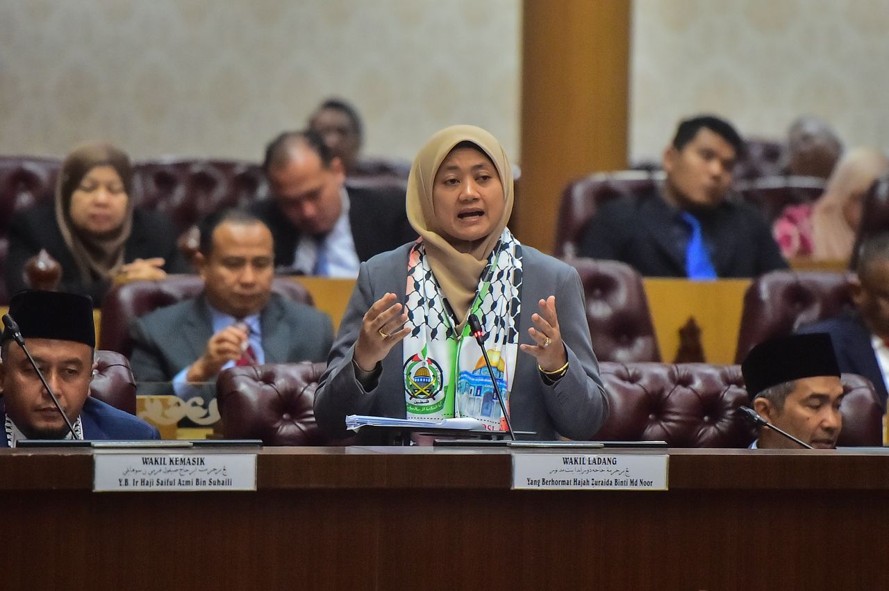 Tambah Baik Pasar Bukit Besar Perlu Disegerakan Demi Peniaga- Zuraida