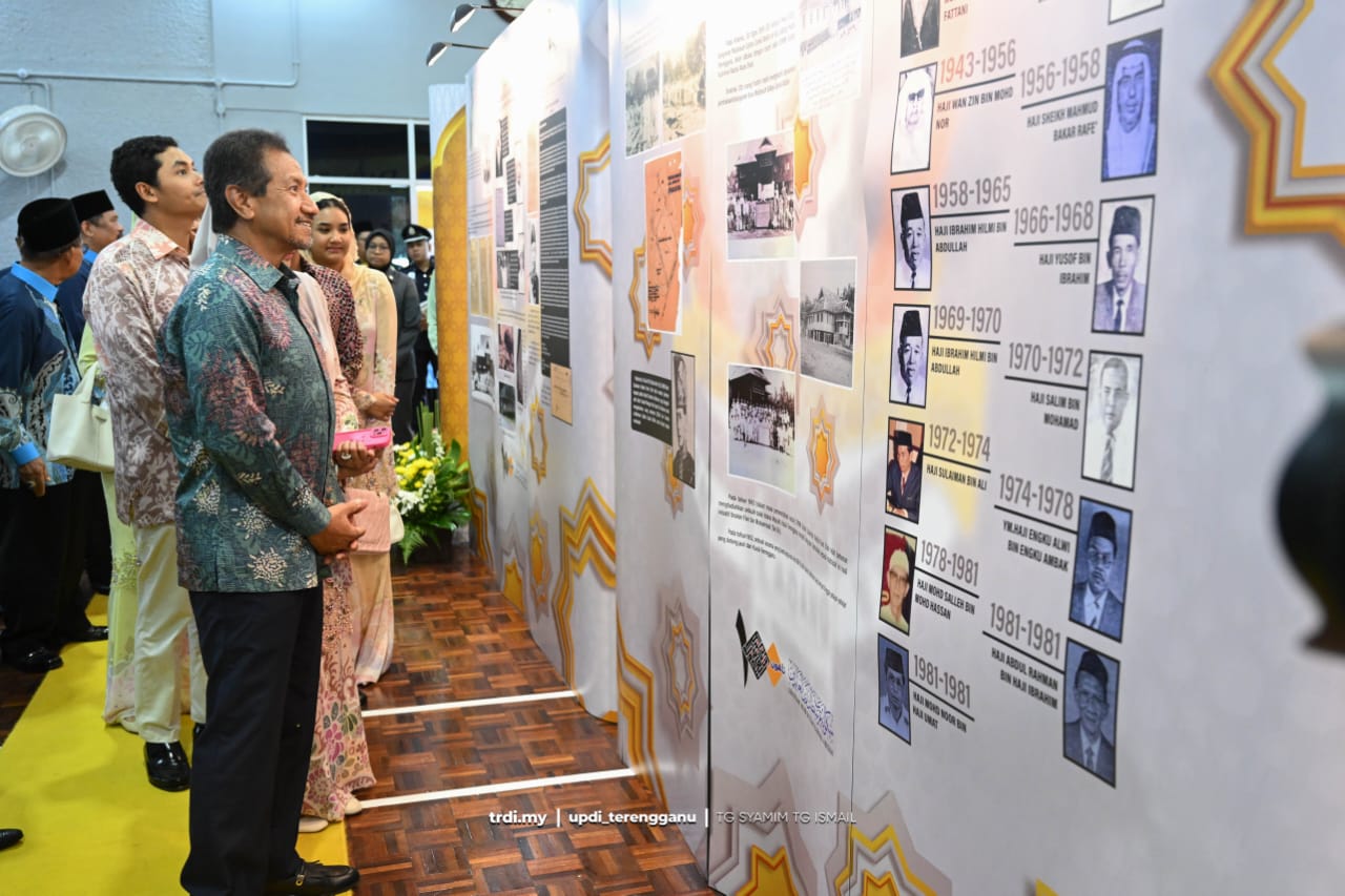 Sultan Mizan Rasmi Buku 'Permata Darul Iman'