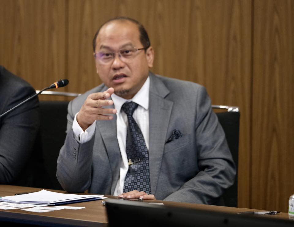 PM Diselar Kerana Jawapan ‘Sambil Lewa’ Isu PETRONAS