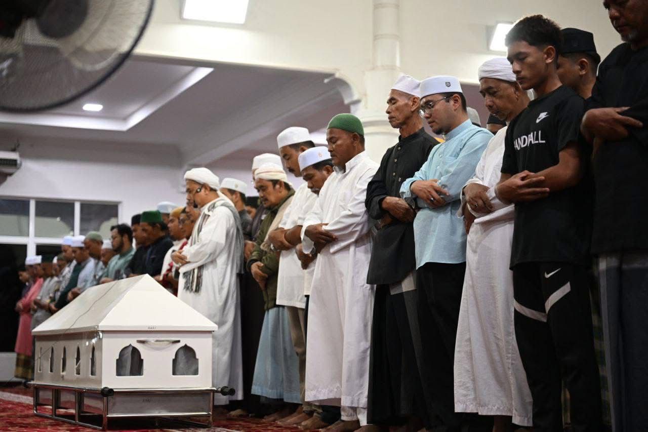 300 Pelajar PERMATA UPSI Sertai Bacaan Yasin Dan Tahlil