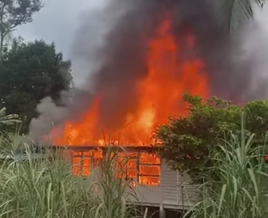 Lapan Sekeluarga Hilang Tempat Tinggal, Rumah Musnah Dalam Kebakaran