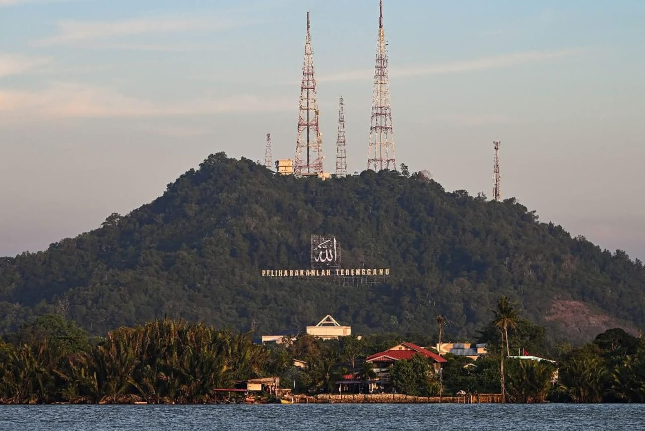 Mercu Tanda ‘Allah Peliharakan Terengganu’ Kritikal, Kini Dibina Semula