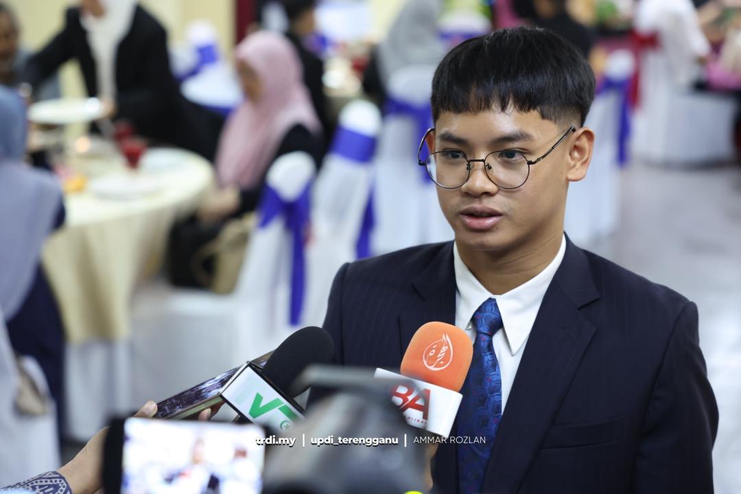 Pengorbanan, Air Mata Dua Anak Terengganu ke Beijing