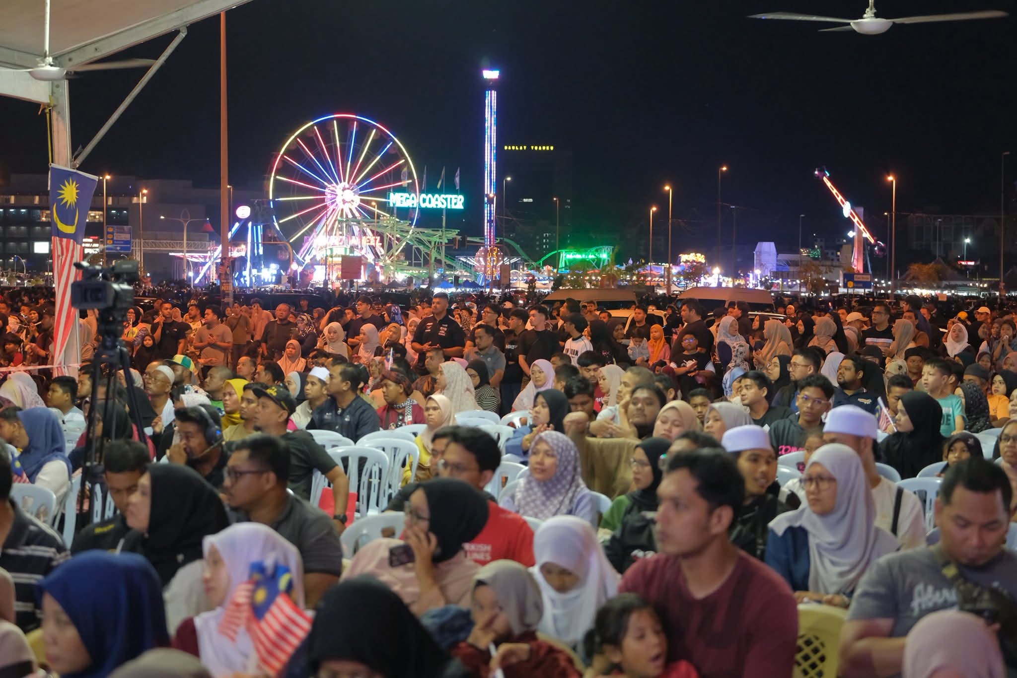 Ribuan Rakyat Meriahkan Sambutan Ambang Merdeka Terengganu