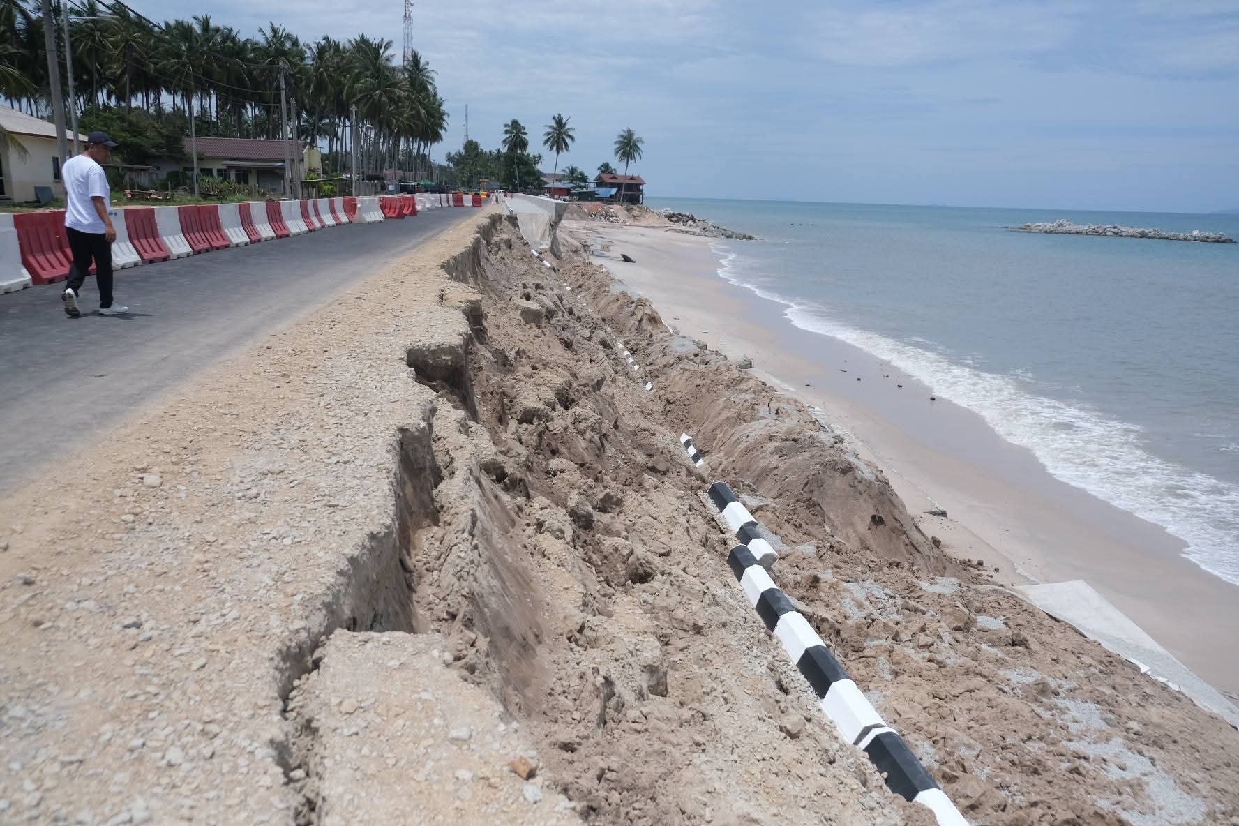 Runtuhan Jalan Batu Rakit Tanggungjawab Kontraktor – JKR