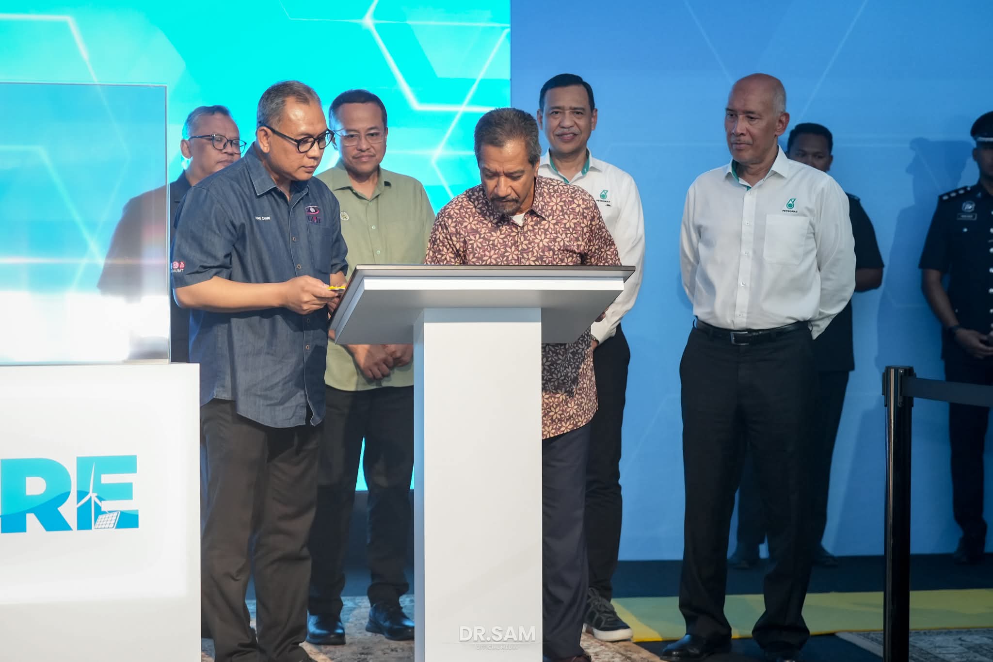 Sultan Mizan Berkenan Lancar CEFORE, Lembaran Baharu Tenaga Boleh Diperbaharui