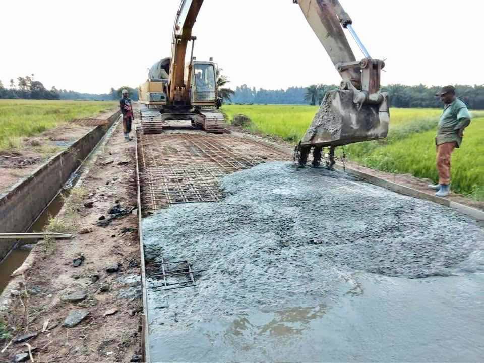 70 Petani Lega Jalan Konkrit Siap Sebelum Musim Menuai