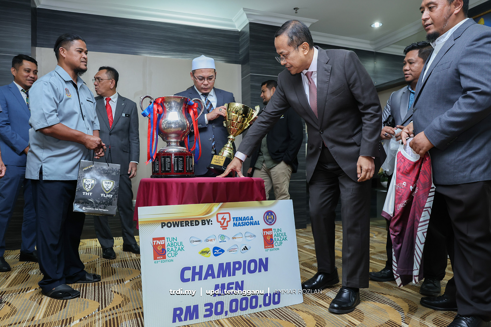 Menteri Besar Santuni Pasukan Hoki Terengganu