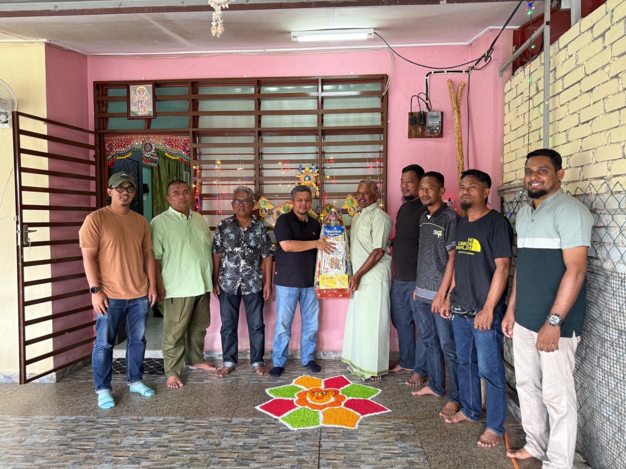 Deepavali Eratkan Silaturahim, Serlah Perpaduan Di Air Putih