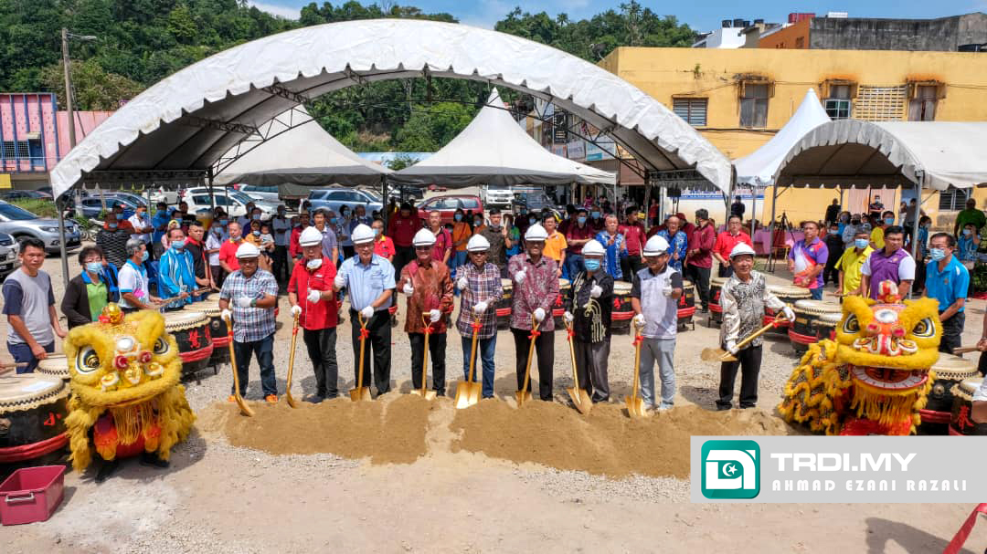 Pintu Gerbang Kampung Cina Kemaman Dibina