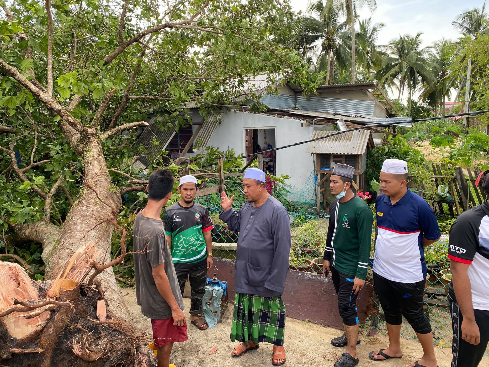 Rumah dan Kilang Keropok Rosak Teruk Dilanda Ribut