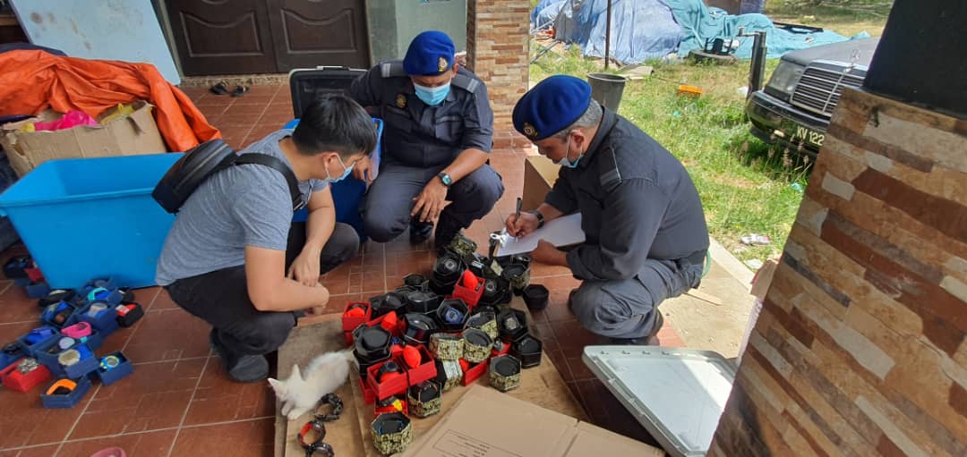 KPDNHEP Terengganu Rampas Jam Tangan Casio G-Shock Tiruan