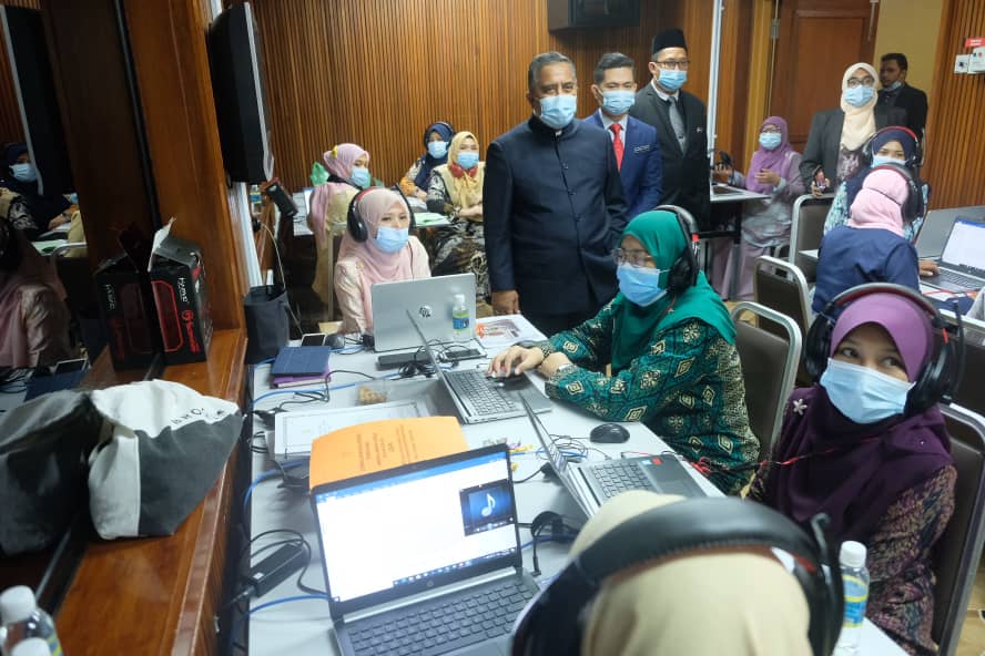 Yahaya Rakam Penghargaan Kepada Petugas Media