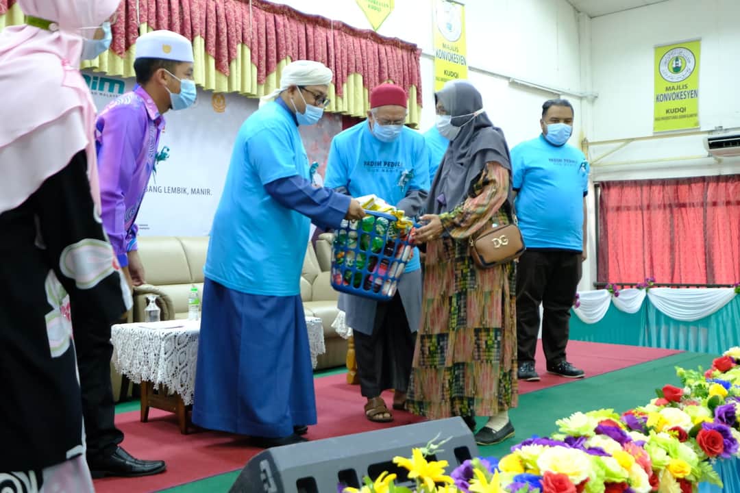 YADIM Santuni 100 Asnaf  Di DUN Manir