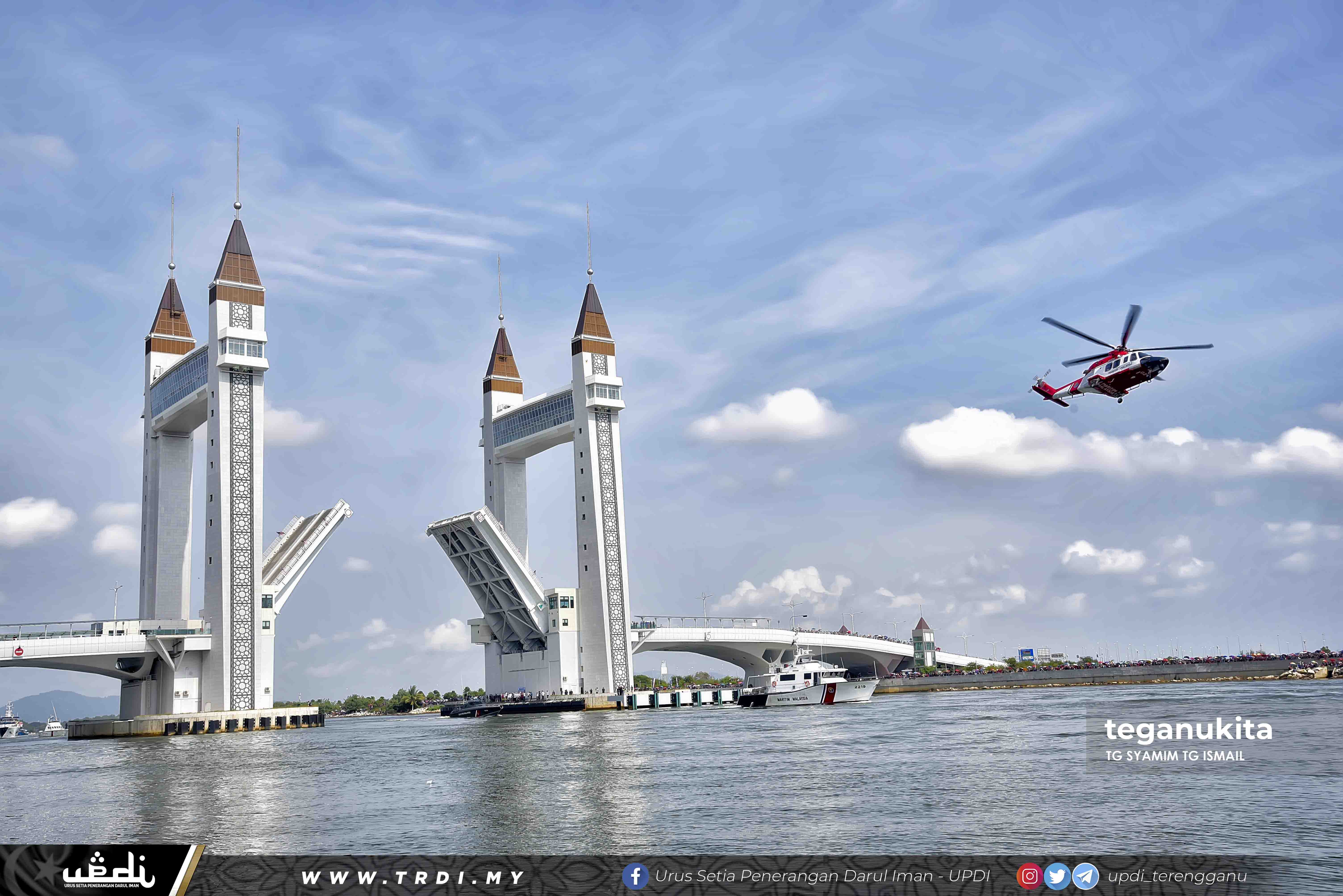 Perarakan Aset APMM dan Demonstrasi Sempena Hari Kebangsaan ke 63 di Drawbridge,Kuala Terengganu.