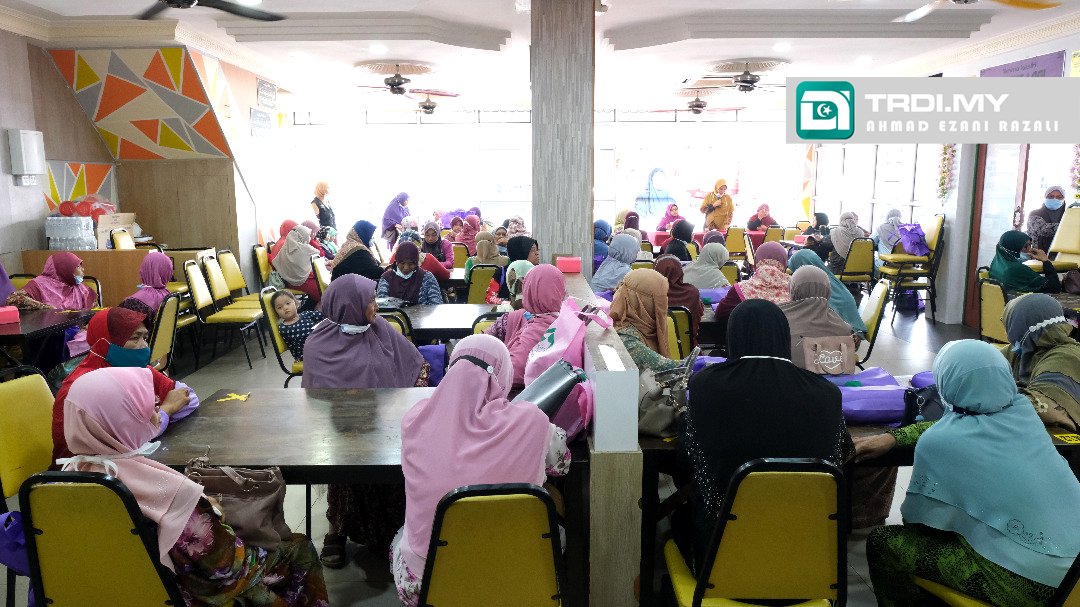 Khairunnisa' Dekati Ibu Tunggal